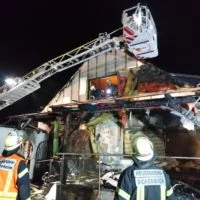 Zwei Drehleitereinsätze in Bickenbach