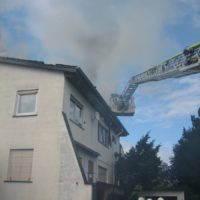 Einsätze am 4. Juli bei Dachstuhlbrand und dringender Türöffnung