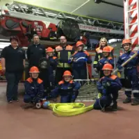 Neue Schutzausrüstung für die Schülerfeuerwehr